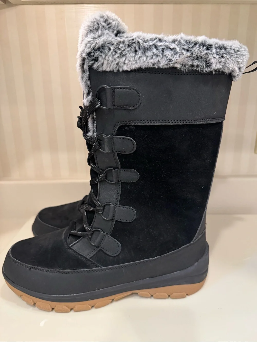 All In Motion Woman's Cecily Waterproof Winter Boots Size 9